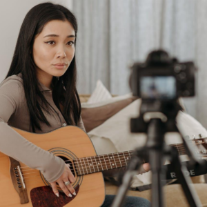 Le monde fascinant des cours de guitare en ligne